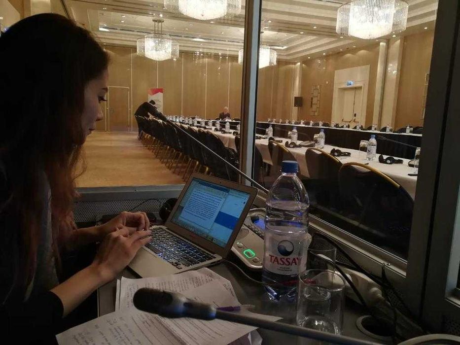 Устные переводы (синхронный, последовательный)