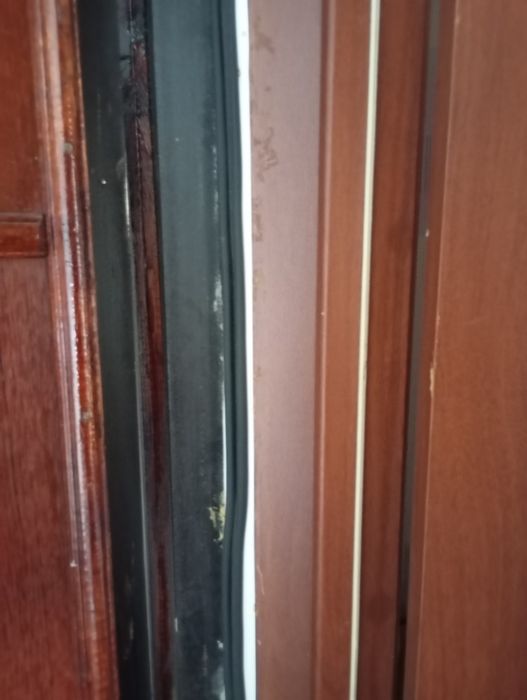 Продам железную дверь