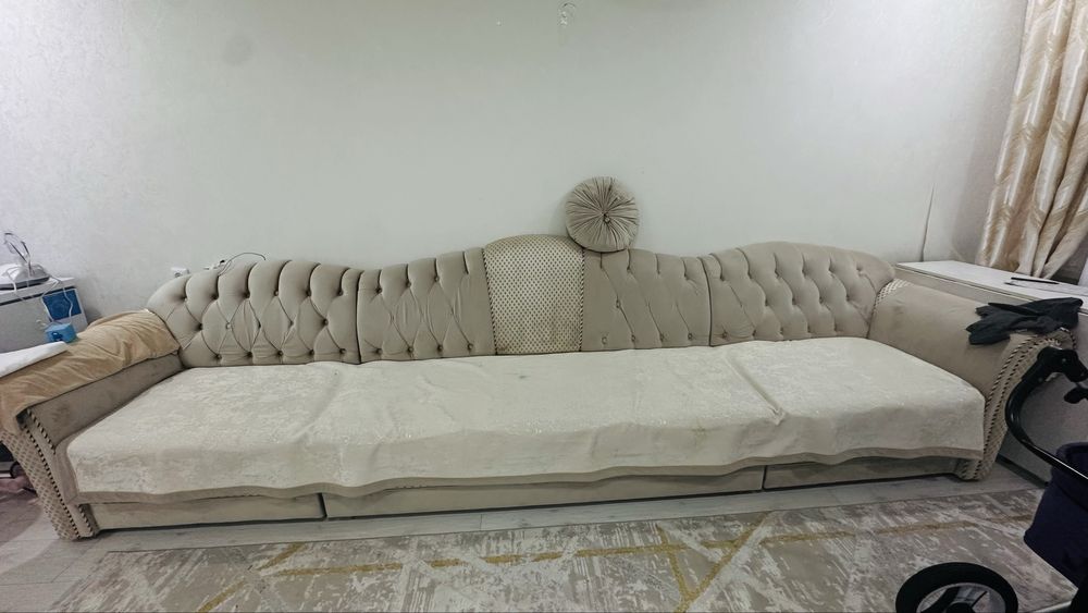 Продоется диван 4метр