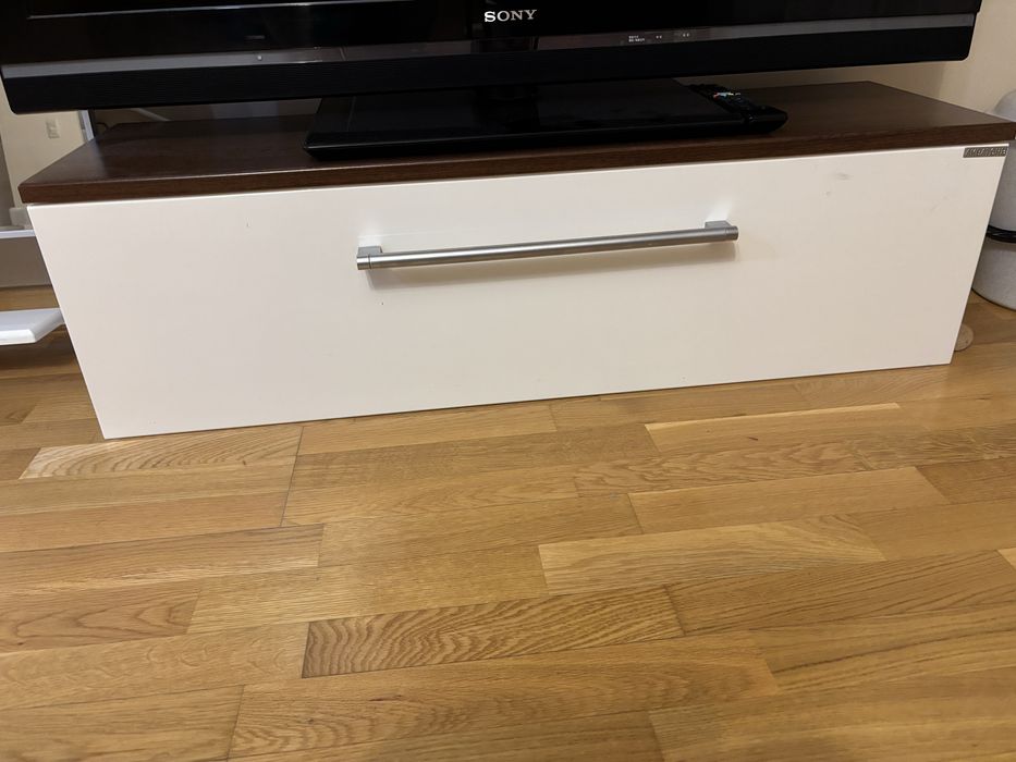 Зеркало с тумбой в ванную