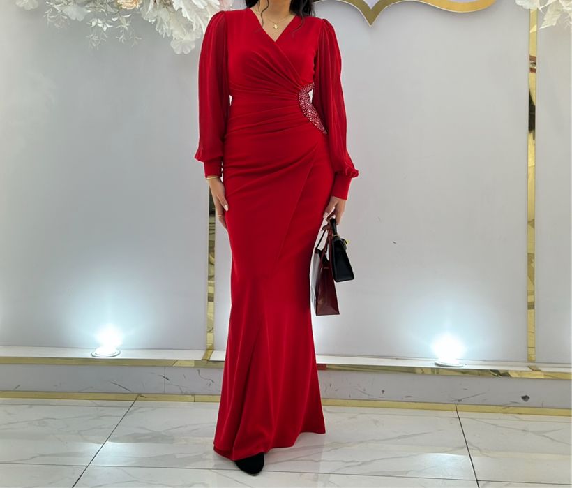 Платье вечернее.