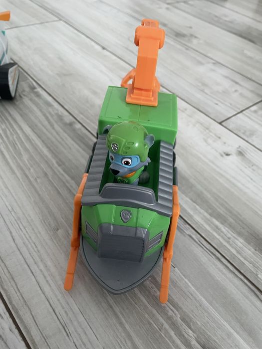 Set Patrula Catelusilor 5 vehicule si figurine