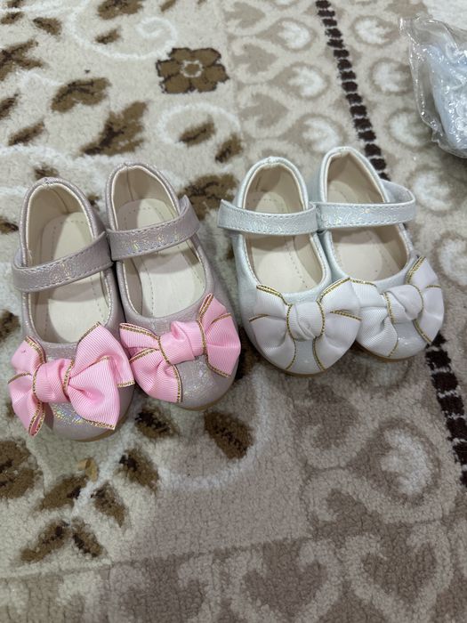 Продаю платья на девочку 1 год