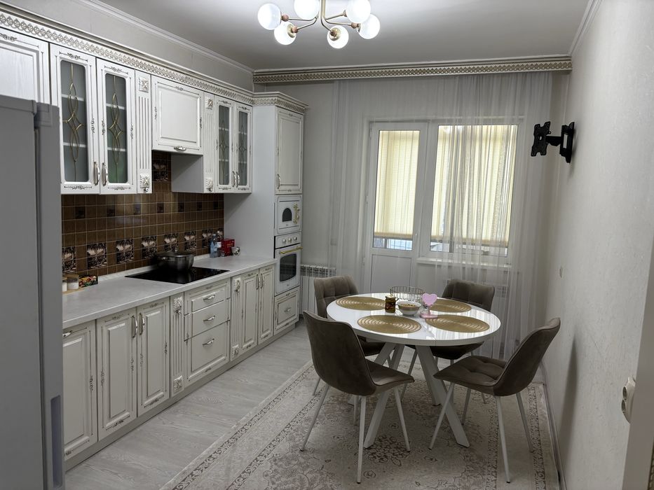 Продам стол и стулья