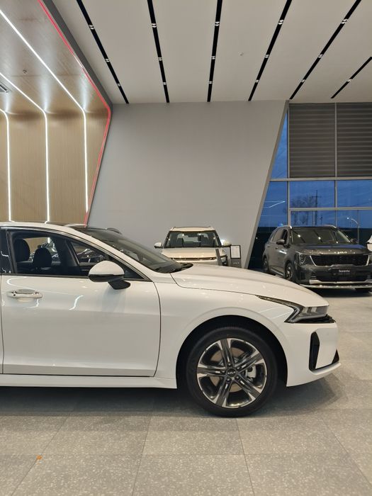 Kia K5c рейсталинг 2.0 Style Temp