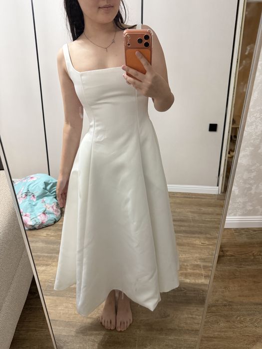 Белое платье миди