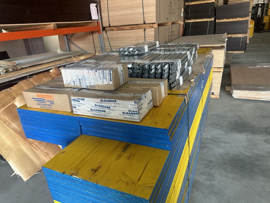 Panouri galbene din lemn tip doka, lana , cofraje , tego, grinda h20