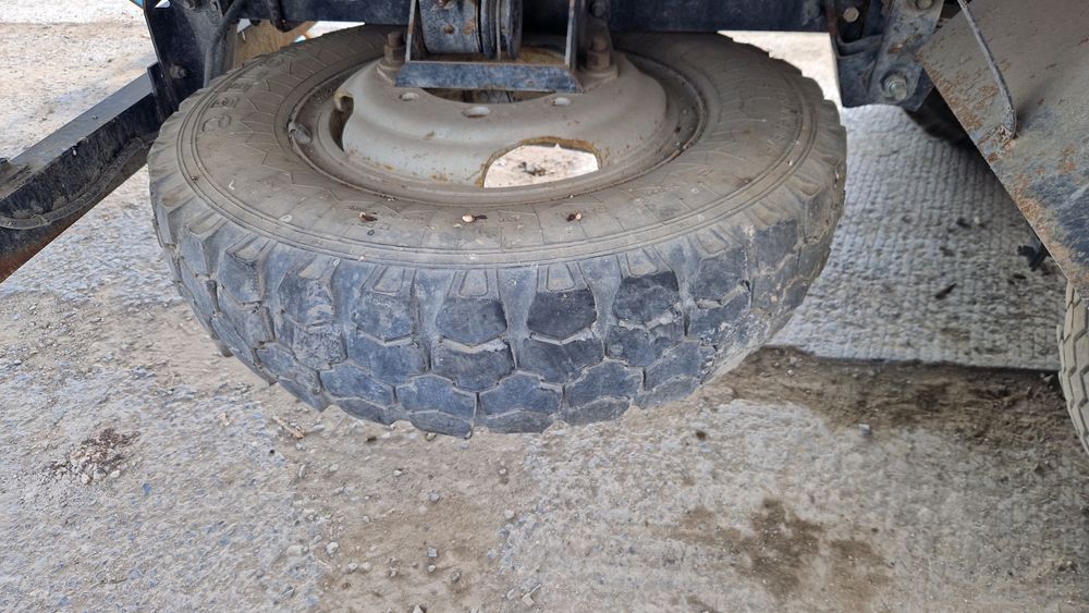 Продам шины 8.25/20R