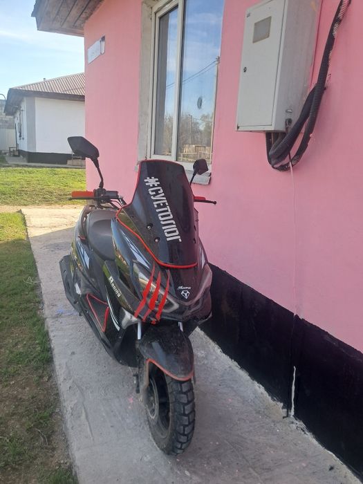 Продаеться мопед макси