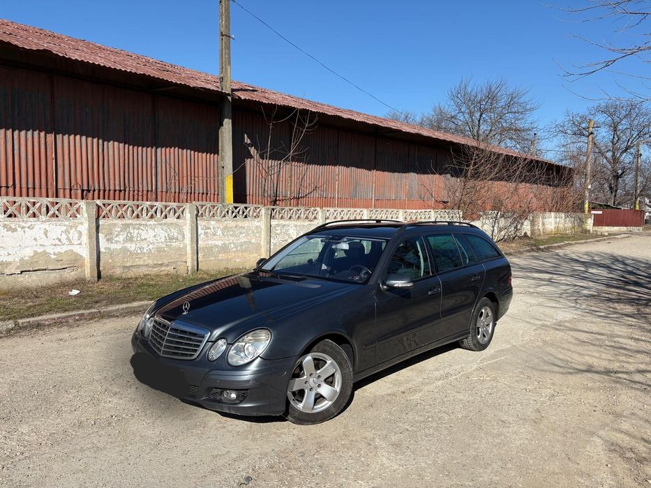 Vand sau schimb Mercedes E 220