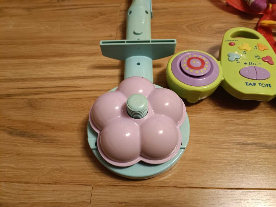 Музикална въртележка за кошара