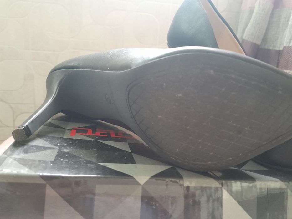 Дамски обувки с ток