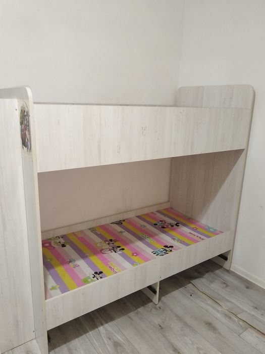 Двухярусный кровать