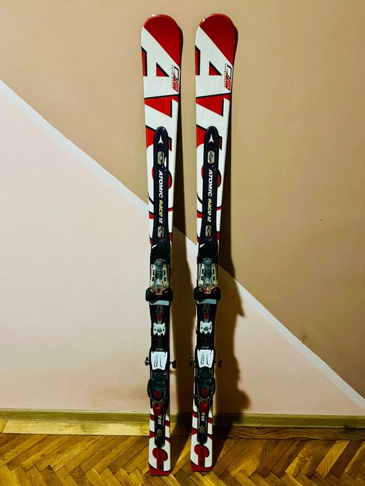 Vând schiuri Atomic Race 12 GS 151 cm cu legături – stare bună