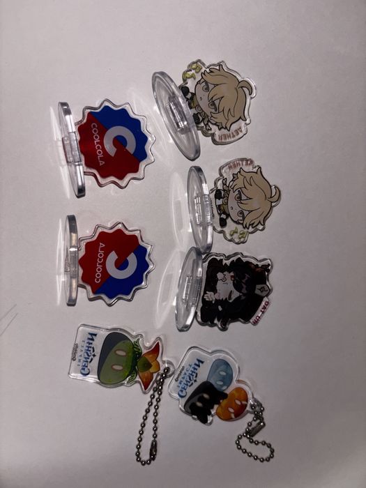 Акриловые стенды и брелки геншин