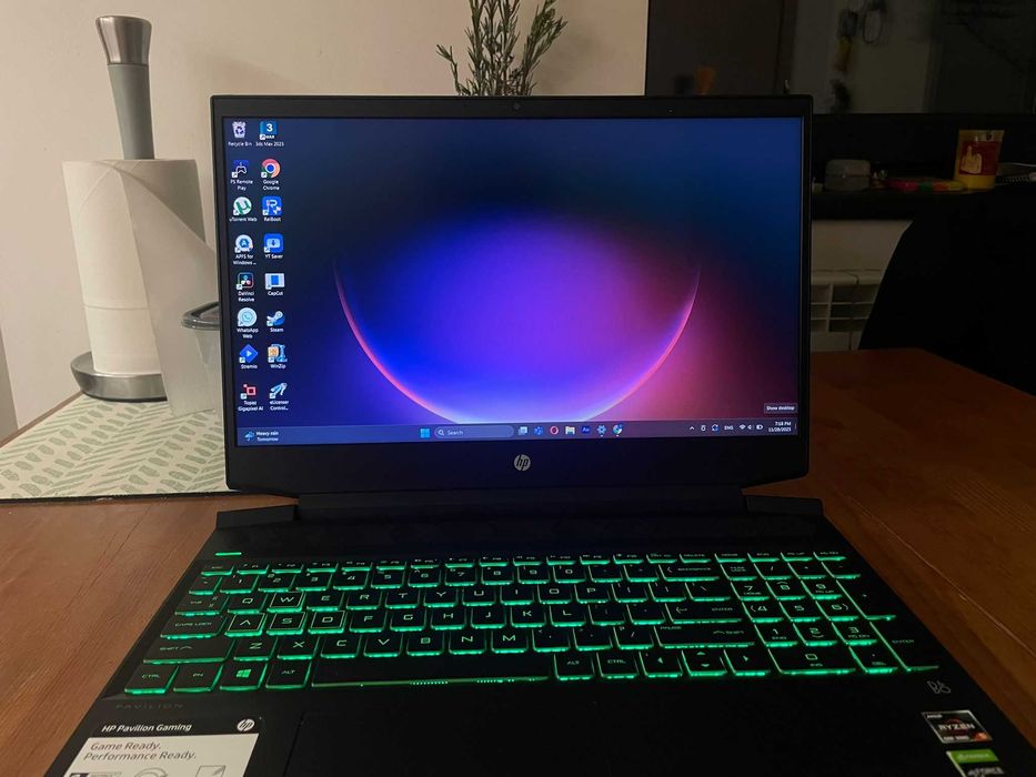 Vand laptop HP Pavilion Gaming SUPER OFERTA!