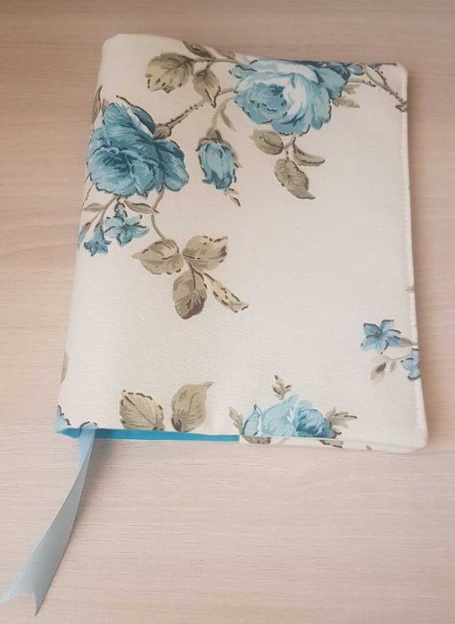 Текстилна подвързия за книги. Дрешки за книги.