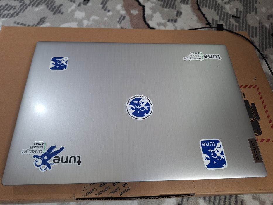 Noutbuk: Core i5(10-avlod), 20GB RAM, NVIDIA(2GB)