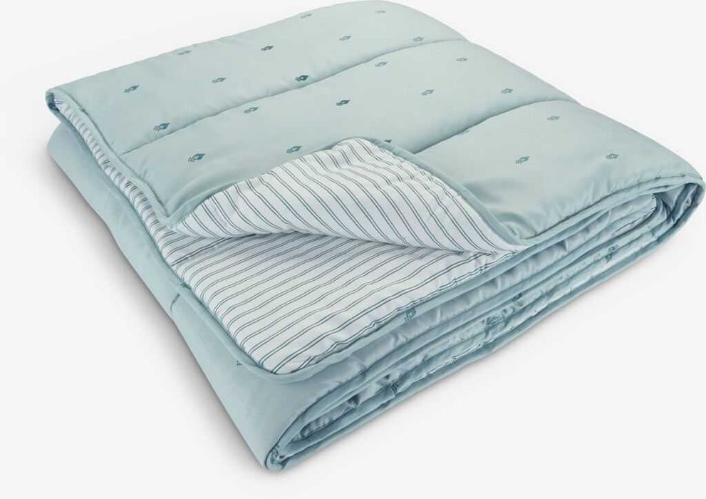 Чисто нова олекотена завивка  135 x 200 см.