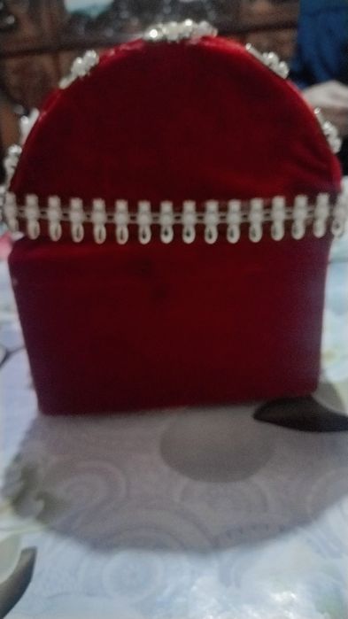 Qoʻlda yasalgan sandiqcha