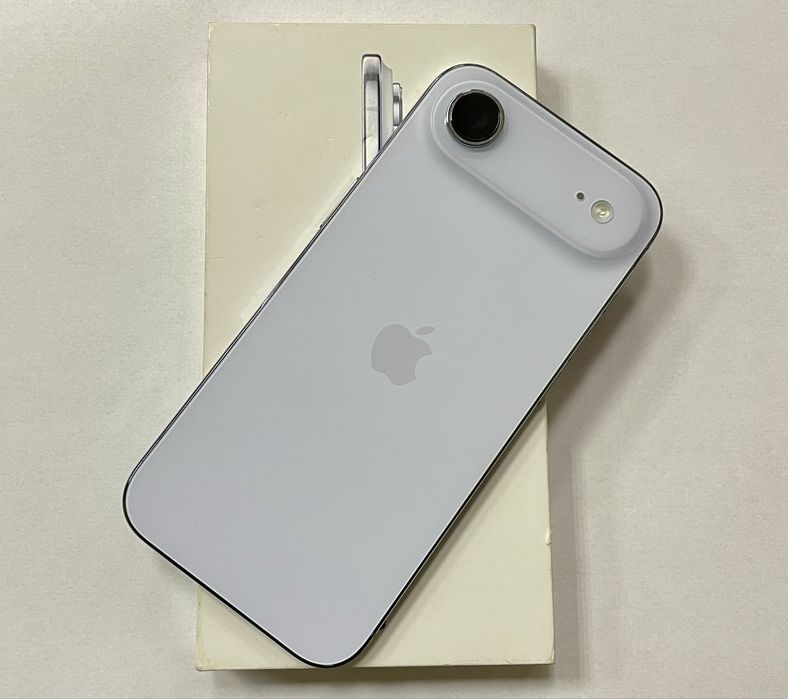 iPhone 17 Air 256GB + Гаранция до 12.11.2028г!