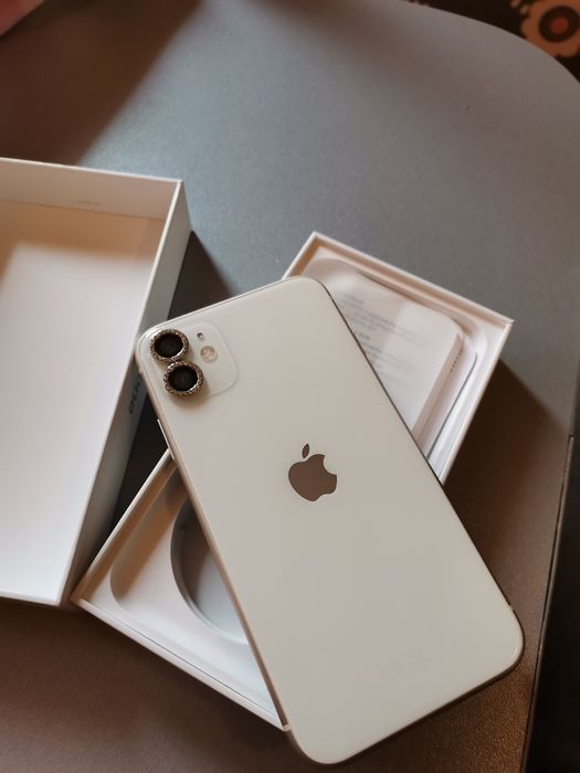 iPhone 11  white