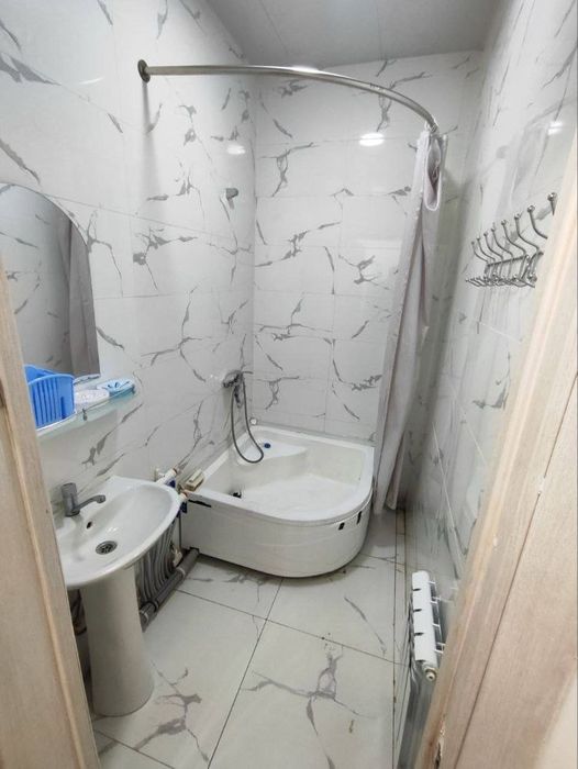 Tinchlik metroni oldida ijaraga kvartira bor bezmakler