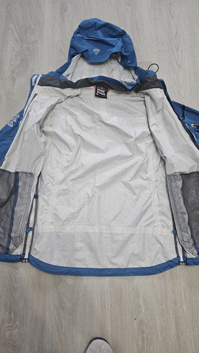 Jacheta foita de vant Nordblanc