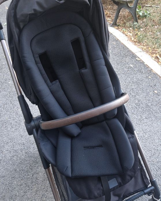 Бебешка количка Cybex Melio Crabon