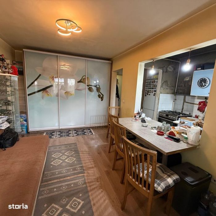 Apartament cu 3 camere, etaj 2, Str. Victor Babes