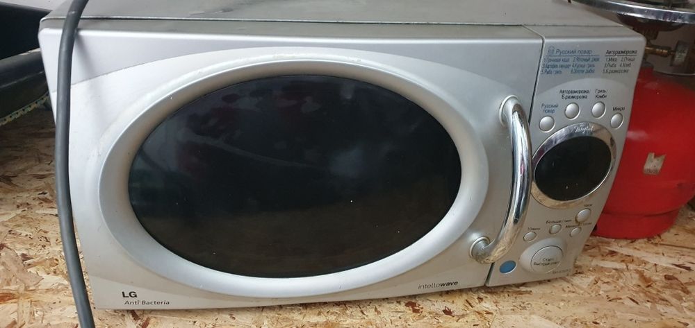 Продам микроволновку LG