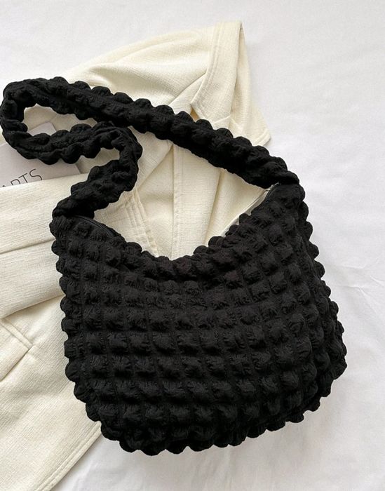 Чанта през рамо модерна черна