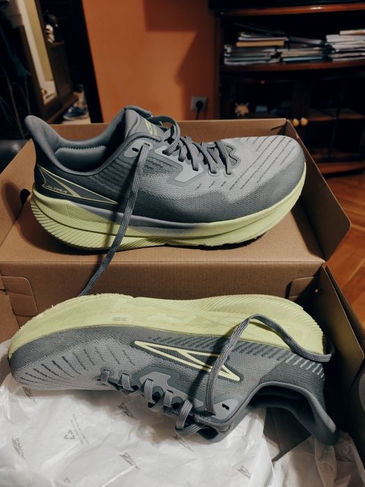 Маратонки за бягане Altra Experience Flow 42.5