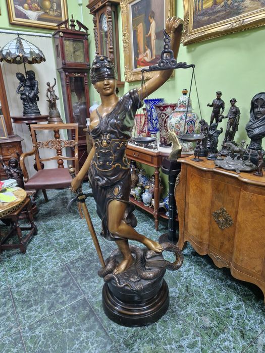 Страхотна огромна бронзова фигура статуетка