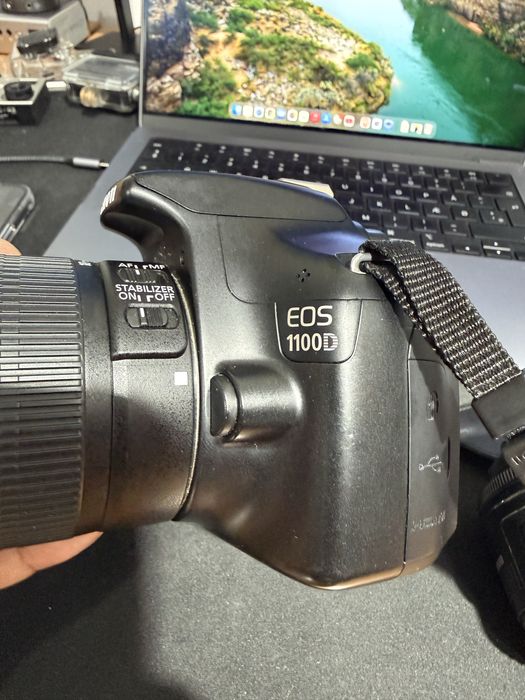 Camera Foto DSLR Canon EoS 1100D