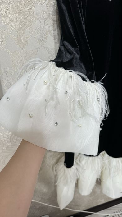 Платье нарядное черное