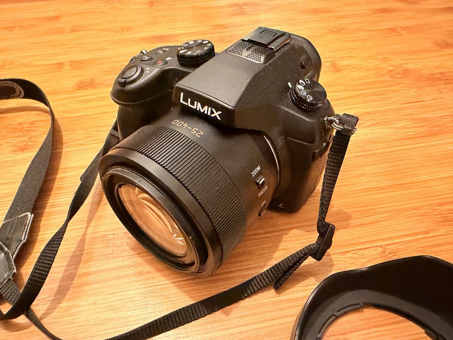 Aparat Foto Panasonic Lumix FZ1000  25-400mm , stare excelenta