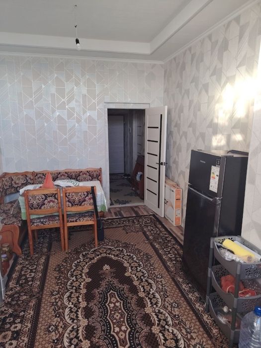 Продаю 1 комнатную  кв 13мкр 8дом