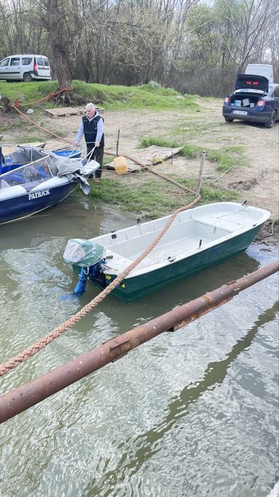 Barca cu motor 5cp