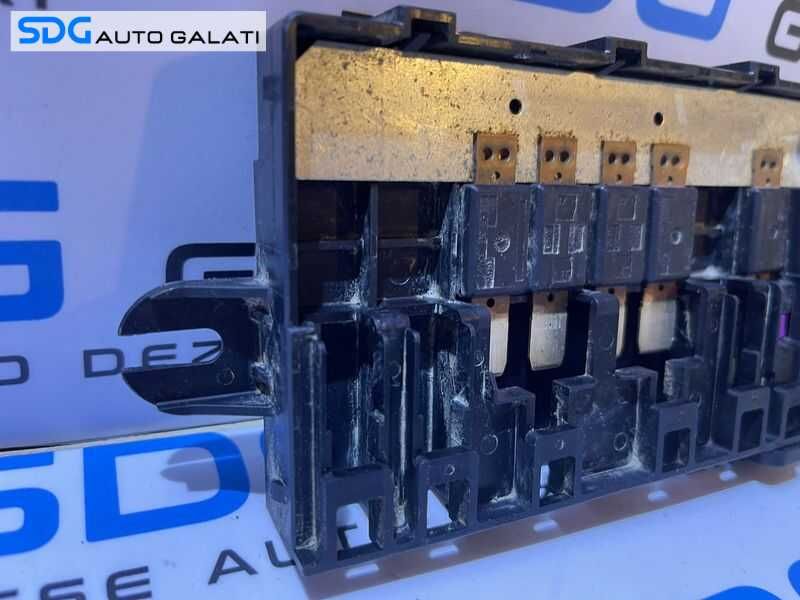 Panou Tablou Sigurante Relee Acumulator Baterie BMW X5 E70 2007 - 2013 Cod 10688710 [D0740]