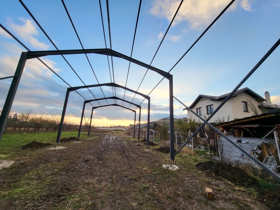 Vând structuri metalice