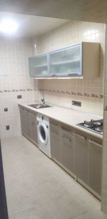 Shahar markazida 3 honali kvartira sotiladi