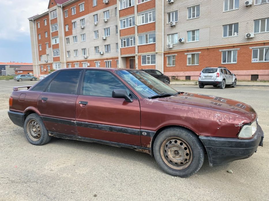 Машина Ауди 80 б3