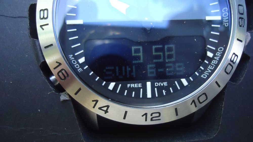 Нов часовник  за гмуркане