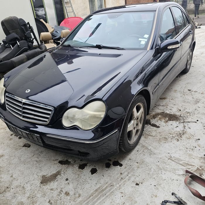 W203 мерцедес  C240  170k.s бензин.