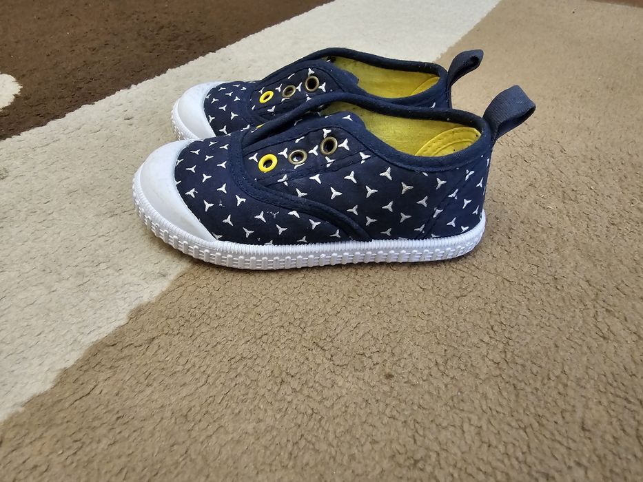 Обувь для малыша 21-23 размер