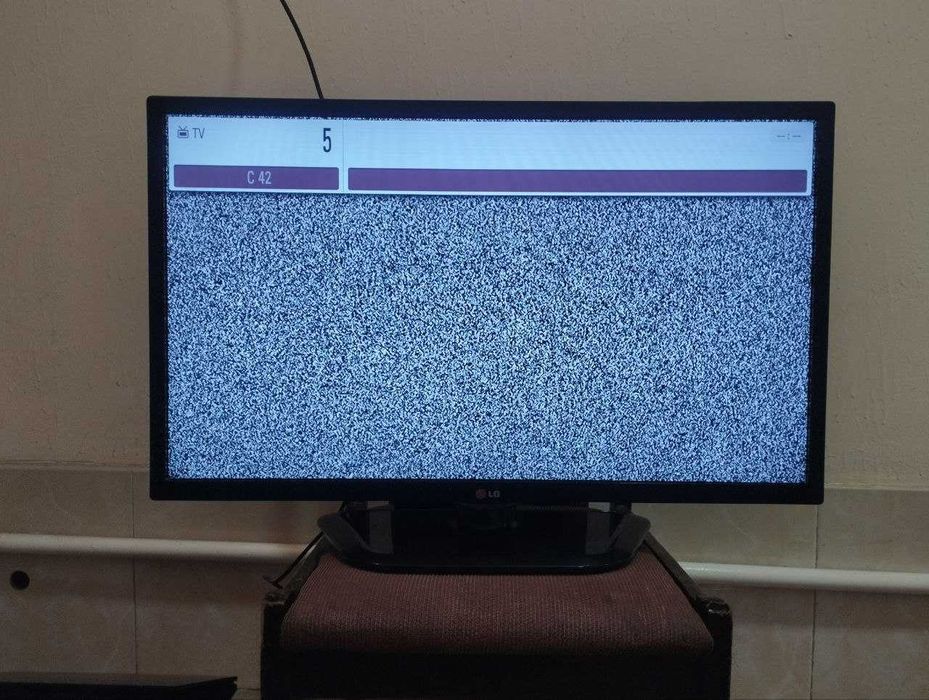 Televizor LG 32 va Smart box sotiladi.