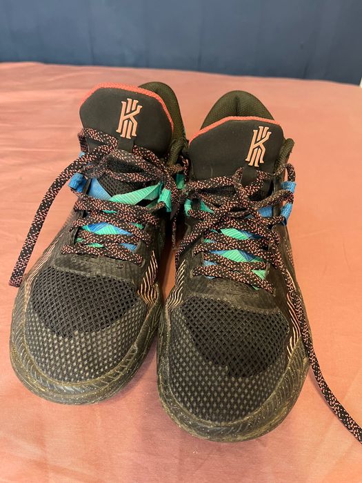 Nike Ghete baschet KYRIE FLYTRAP 5