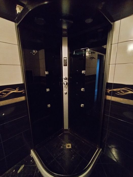 Хидро масажна душ кабина