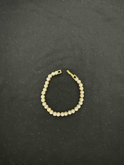 Продаётся набор ювелирных изделий.